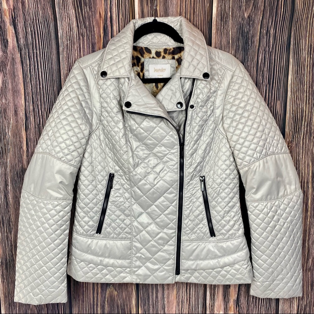 LAUNDRY BY SHELLI SEGAL Light Grey Silver Quilted Lightweight Moto Jacket